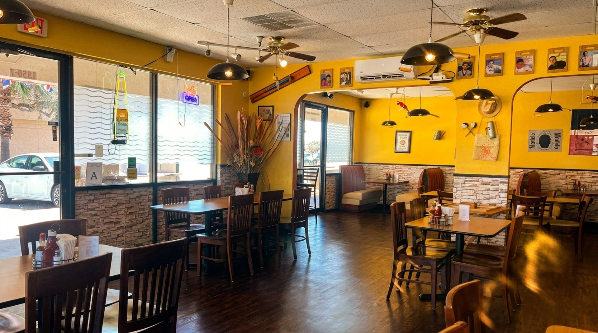The dining room on Arizona Avenue
